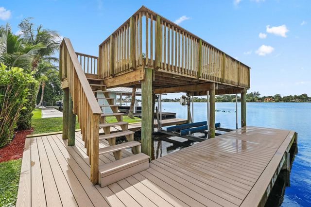 2097 Circle Place Drive, Lake Worth, FL 33462
