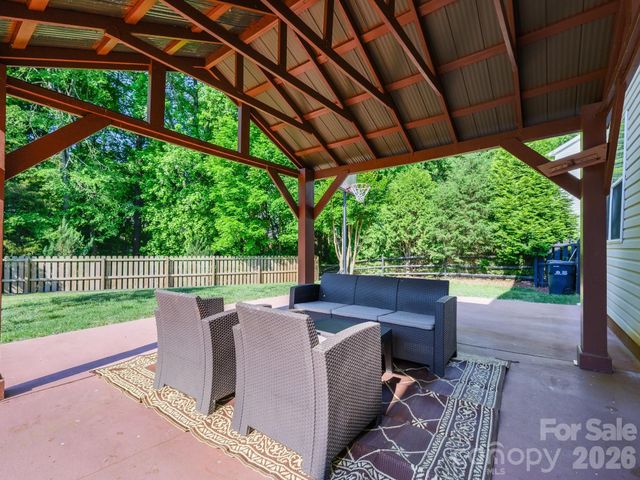 17234 Cambridge Woods Court, Charlotte, NC 28277