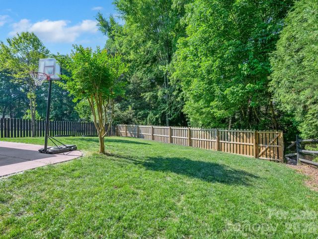 17234 Cambridge Woods Court, Charlotte, NC 28277