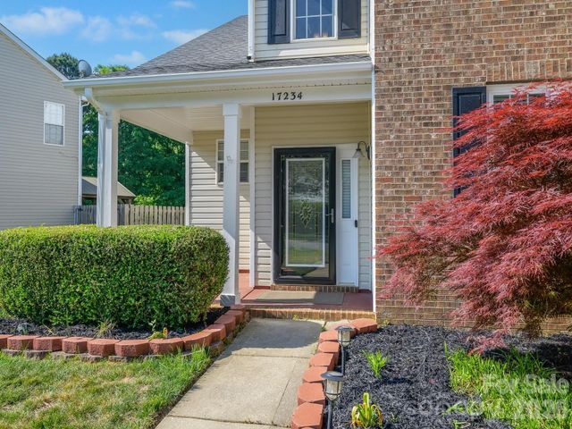 17234 Cambridge Woods Court, Charlotte, NC 28277