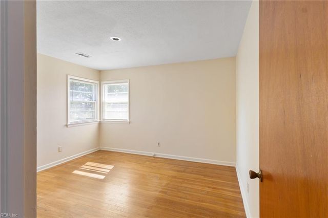 612 N Hope ST, Hampton, VA 23663