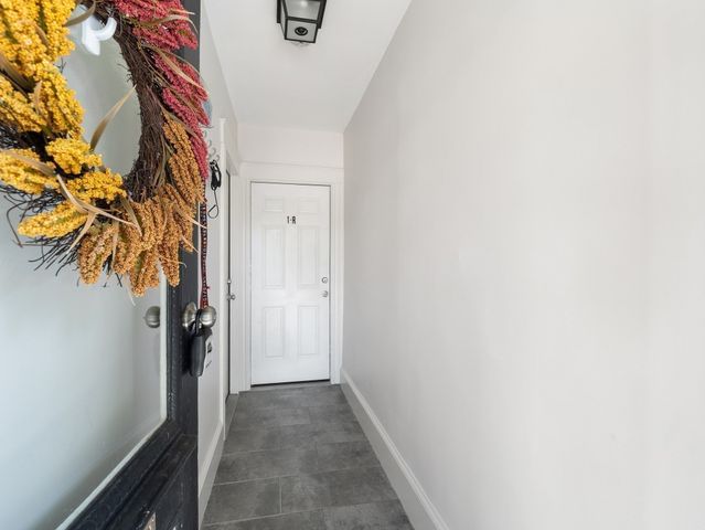 23 Green St 1R, Salem, MA 01970