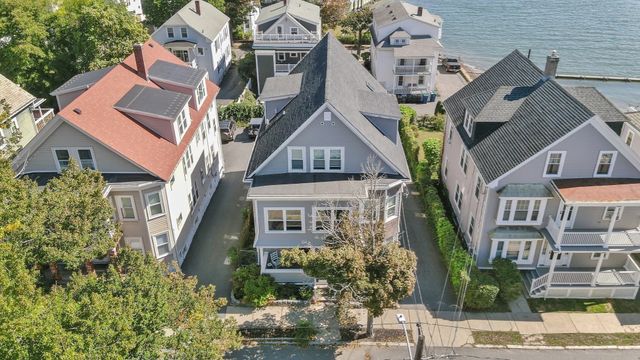 23 Green St 1R, Salem, MA 01970