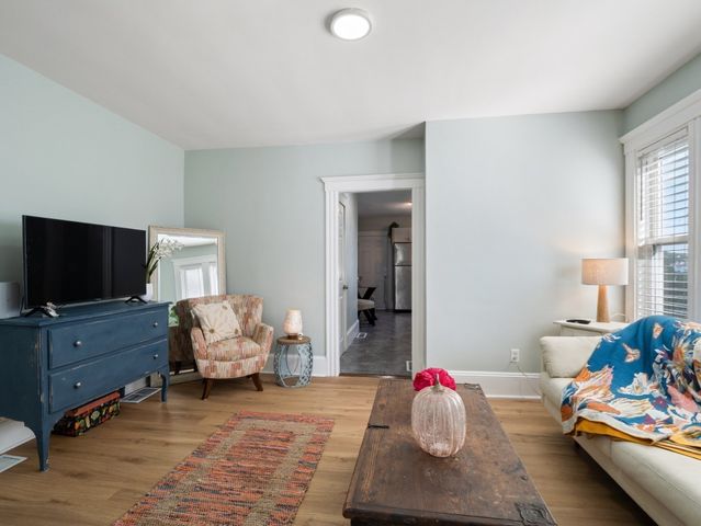 23 Green St 1R, Salem, MA 01970