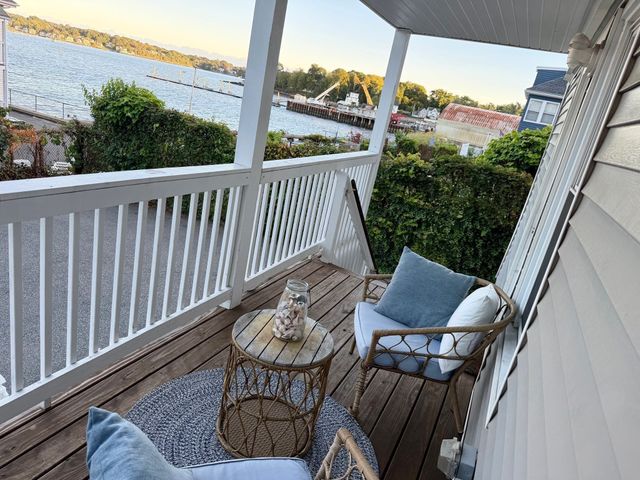 23 Green St 1R, Salem, MA 01970