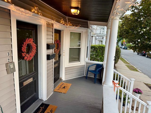 23 Green St 1R, Salem, MA 01970
