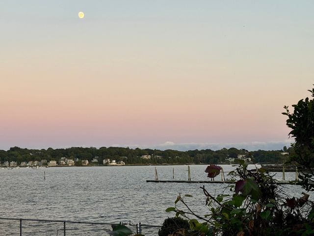 23 Green St 1R, Salem, MA 01970