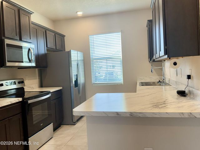 3992 VILLAGE VIEW Lane, Orange Park, FL 32065