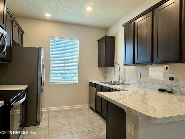 3992 VILLAGE VIEW Lane, Orange Park, FL 32065