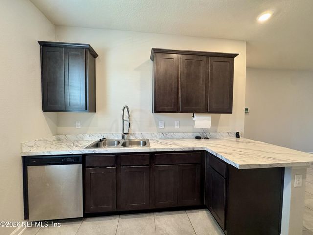 3992 VILLAGE VIEW Lane, Orange Park, FL 32065