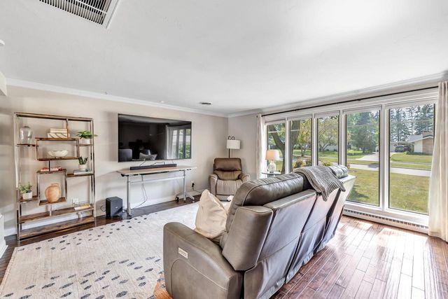 160 Roselawn BOULEVARD, Allouez, WI 54301