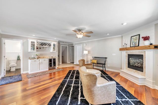 160 Roselawn BOULEVARD, Allouez, WI 54301