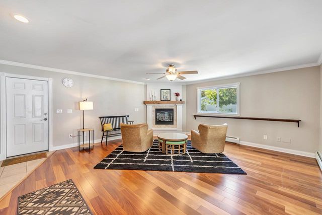 160 Roselawn BOULEVARD, Allouez, WI 54301