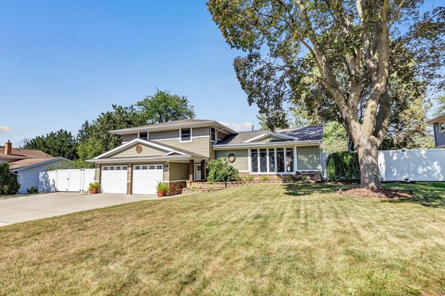 160 Roselawn BOULEVARD, Allouez, WI 54301