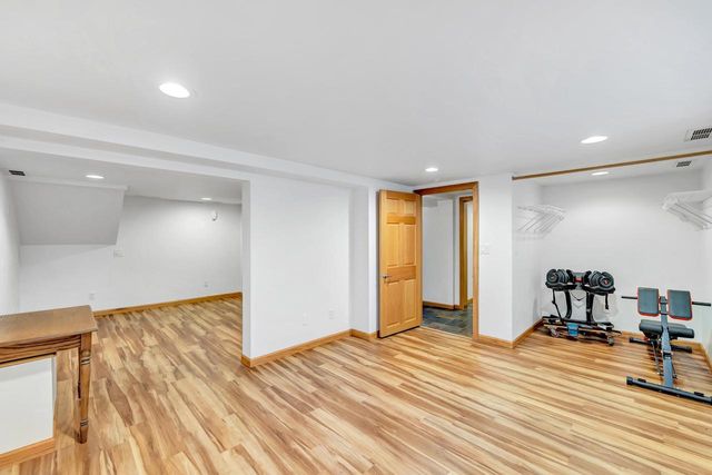 160 Roselawn BOULEVARD, Allouez, WI 54301