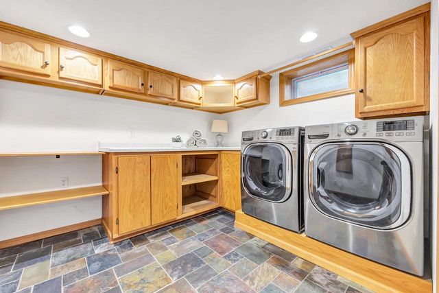 160 Roselawn BOULEVARD, Allouez, WI 54301