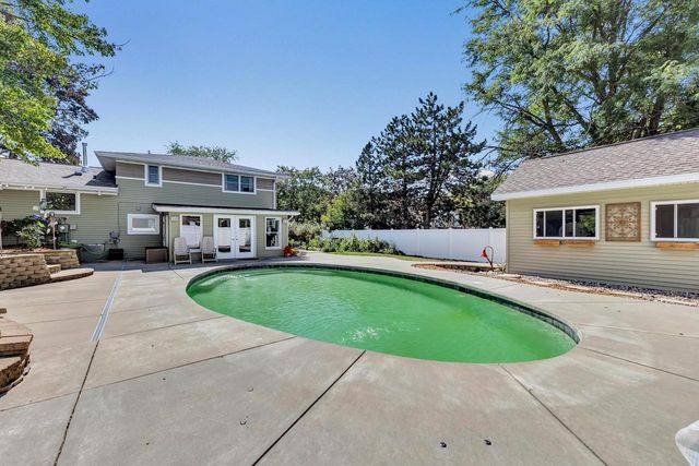 160 Roselawn BOULEVARD, Allouez, WI 54301