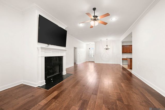 9216 Magnolia Leaf Ave, Baton Rouge, LA 70810
