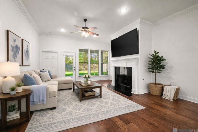 9216 Magnolia Leaf Ave, Baton Rouge, LA 70810