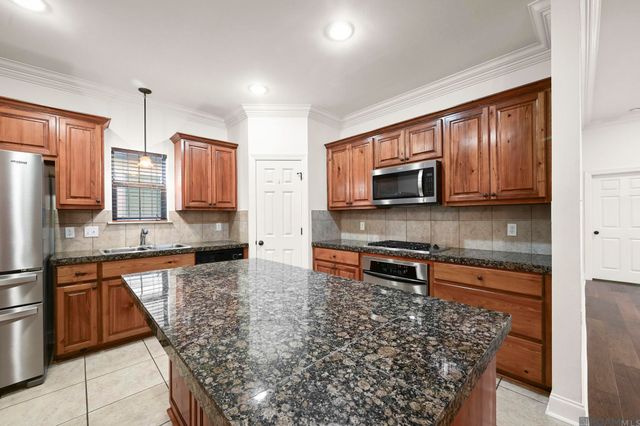 9216 Magnolia Leaf Ave, Baton Rouge, LA 70810