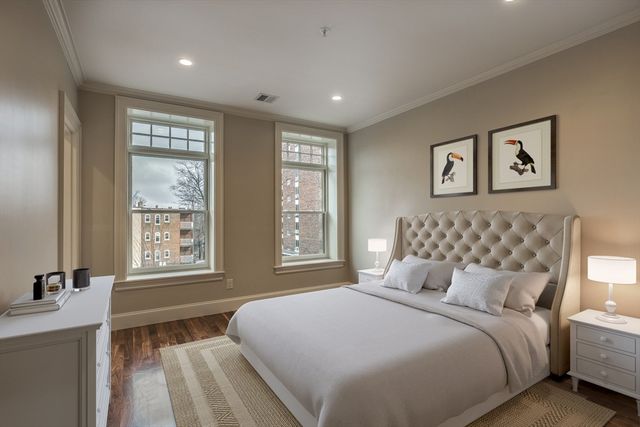 30 Winchester 5, Brookline, MA 02446