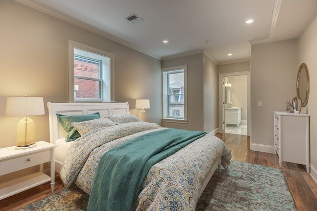 30 Winchester 5, Brookline, MA 02446