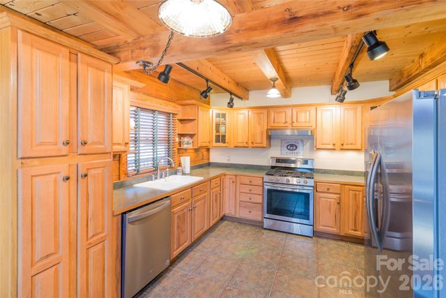 3458 Dicks Creek Road, Whittier, NC 28789