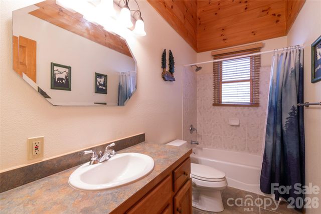 3458 Dicks Creek Road, Whittier, NC 28789