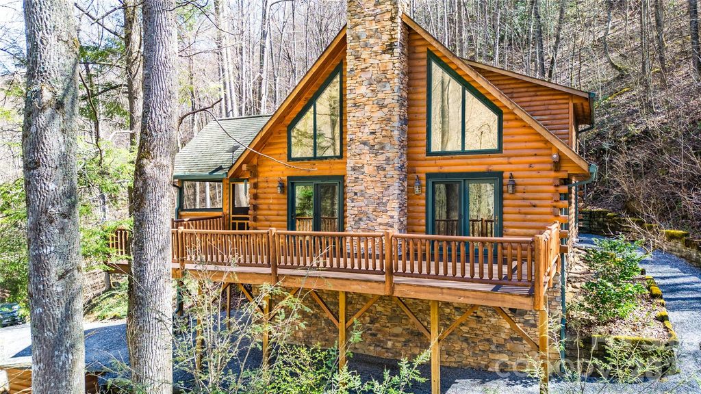 3458 Dicks Creek Road, Whittier, NC 28789