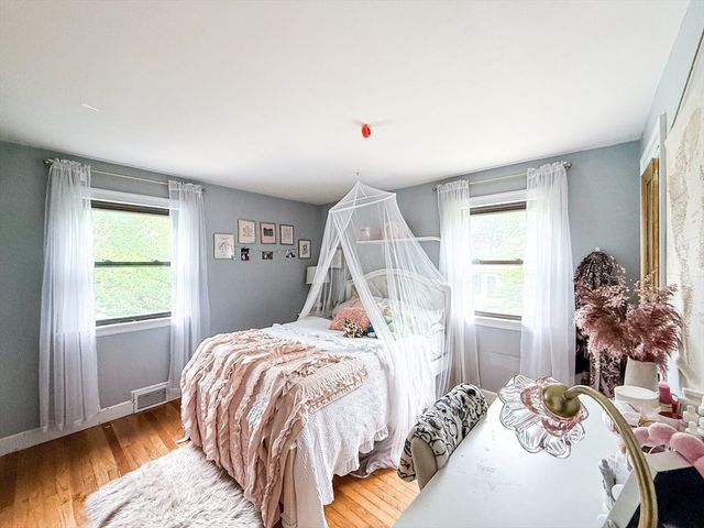19 Hawthorne Rd, Ashland, MA 01721