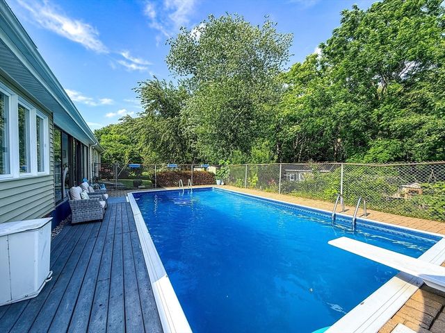 19 Hawthorne Rd, Ashland, MA 01721