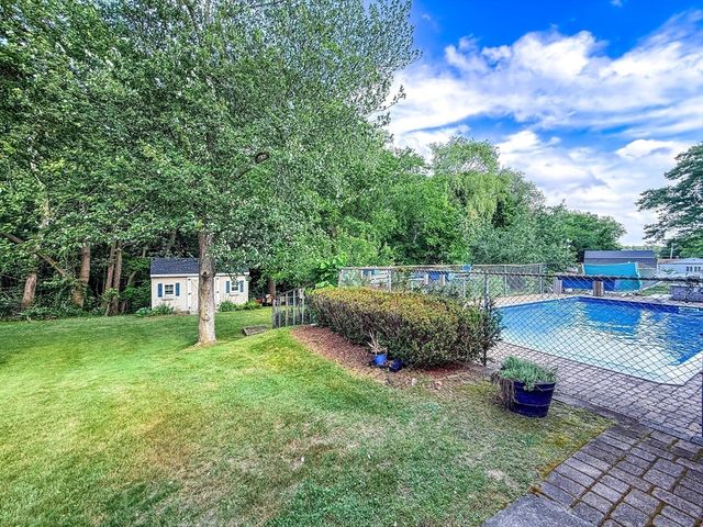 19 Hawthorne Rd, Ashland, MA 01721