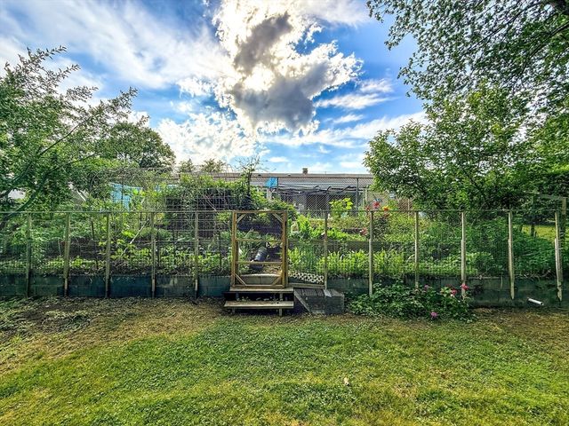 19 Hawthorne Rd, Ashland, MA 01721