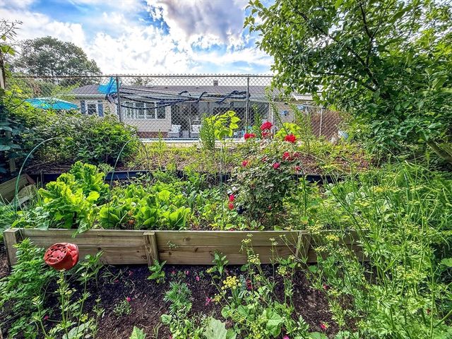 19 Hawthorne Rd, Ashland, MA 01721