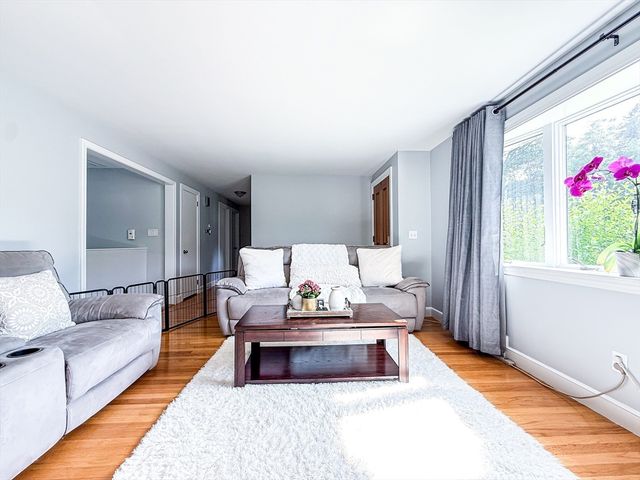 19 Hawthorne Rd, Ashland, MA 01721