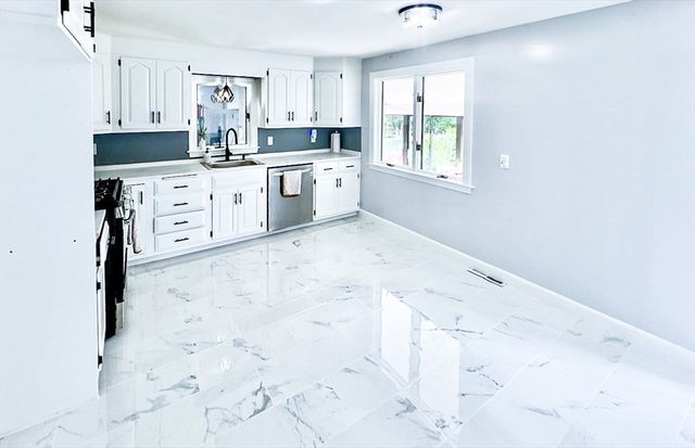 19 Hawthorne Rd, Ashland, MA 01721