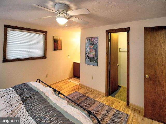 141 MALLARD DR, Basye, VA 22810