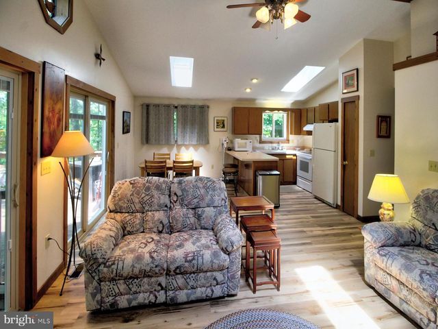 141 MALLARD DR, Basye, VA 22810