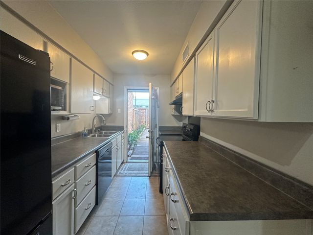 13747 Brookgreen Circle, Dallas, TX 75240