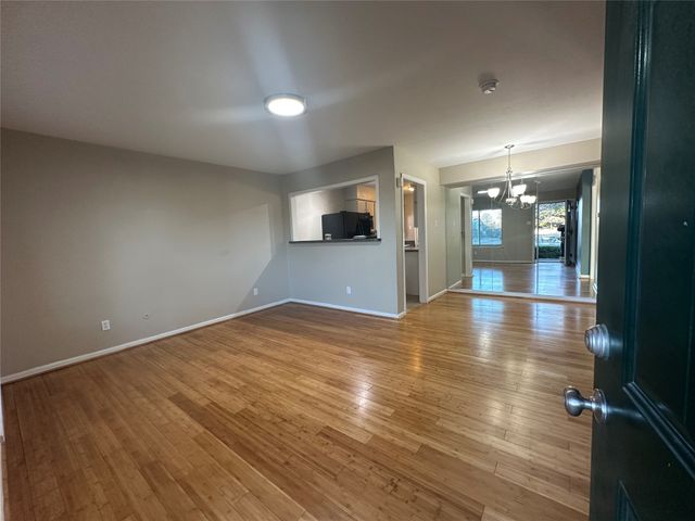 13747 Brookgreen Circle, Dallas, TX 75240