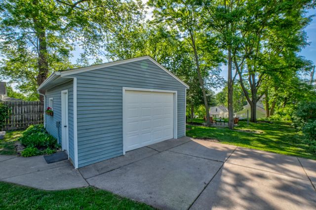 121 Cherry Street W, Stillwater, MN 55082