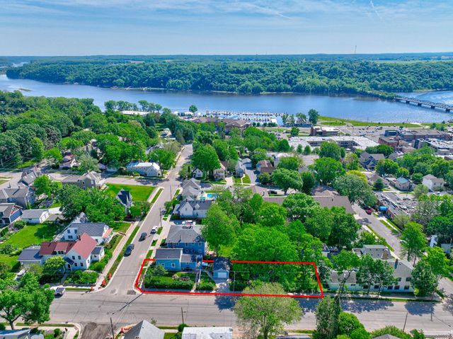 121 Cherry Street W, Stillwater, MN 55082