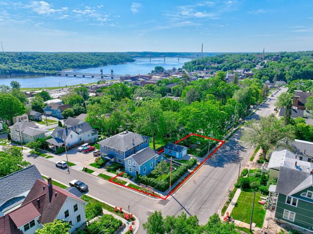 121 Cherry Street W, Stillwater, MN 55082