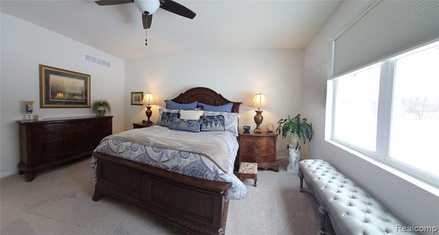 5725 Trail Side Lane, Hamburg, MI 48189