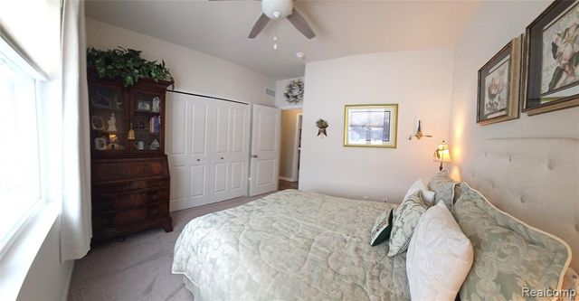 5725 Trail Side Lane, Hamburg, MI 48189