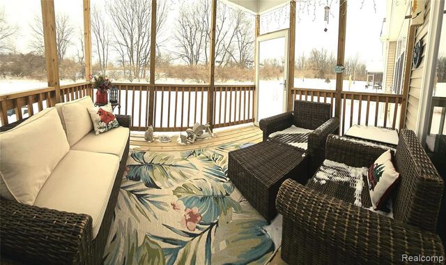 5725 Trail Side Lane, Hamburg, MI 48189