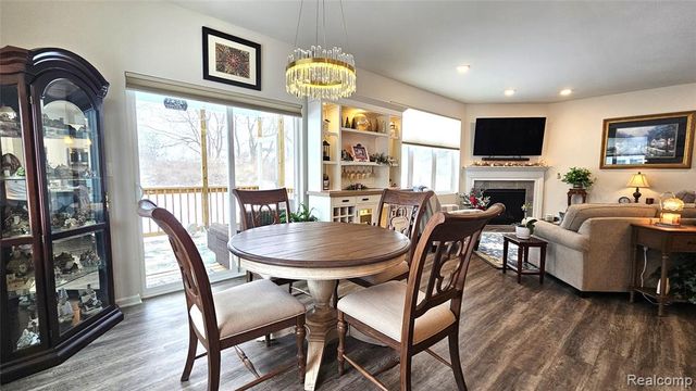 5725 Trail Side Lane, Hamburg, MI 48189