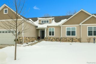 5725 Trail Side Lane, Hamburg, MI 48189
