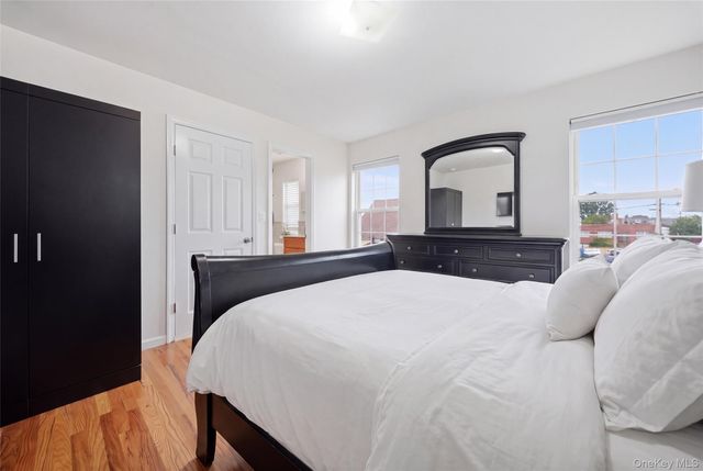 123 Clinton A, Mineola, NY 11501