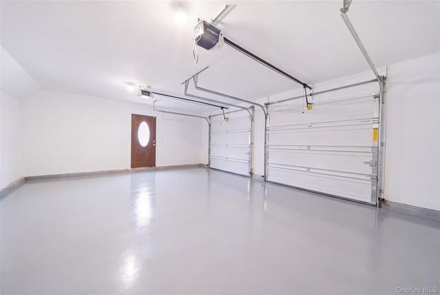 123 Clinton A, Mineola, NY 11501